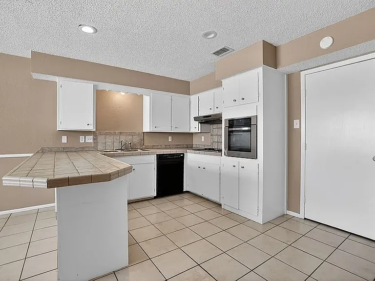 2615 Haynes Dr #B — Photo 7