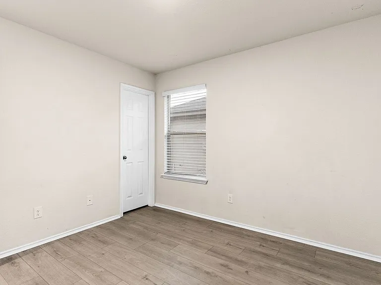 9506 Murandy Dr — Photo 15