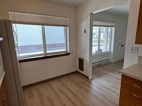 5th image of 311 2nd St NE