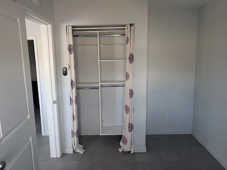 350 Maxim St — Photo 9
