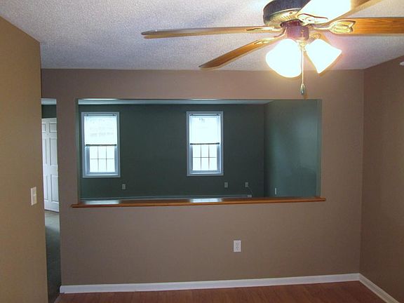 5th image of 65 Lantern Ln Unit 1