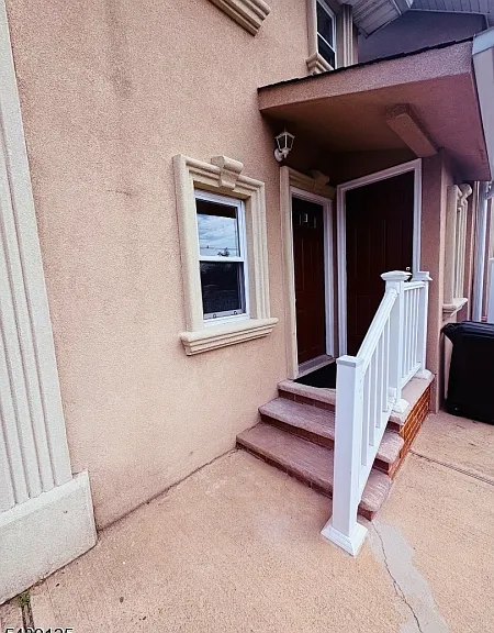 614 Main St — Photo 2
