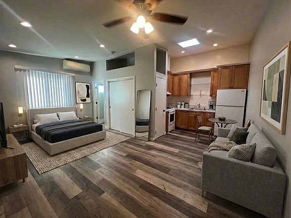 4th image of 7840 Aura Ave