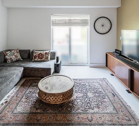 2nd image of 954 Jefferson Ave #104