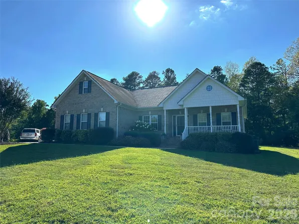 7672 Maple Bluff Ln, Concord, NC 28025