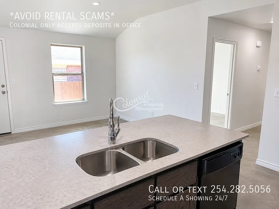 3 bed, 2.0 bath, 1300 sqft, $1,395 — Photo 4