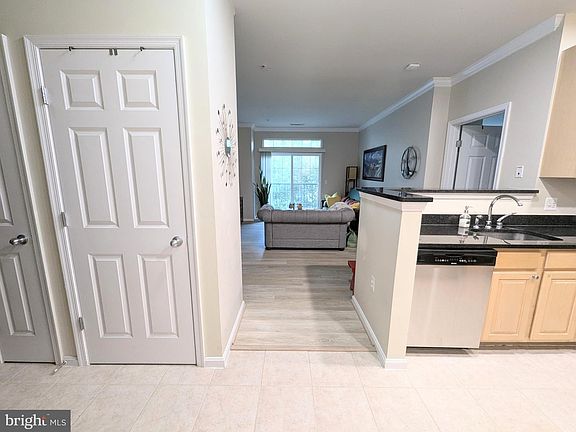 5th image of 2321 25th St S #2215