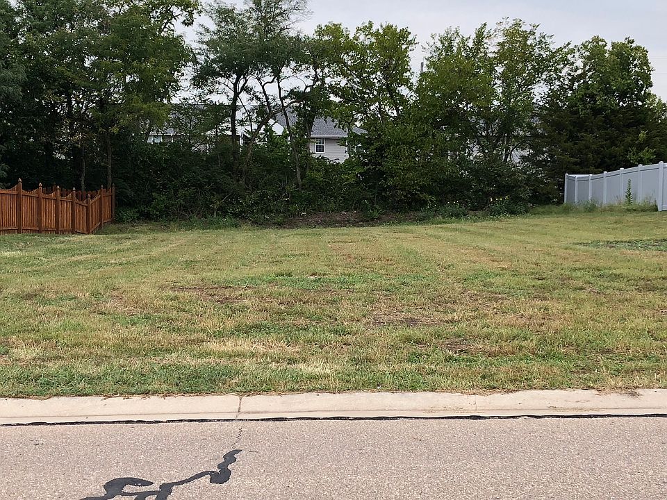 2nd image of 0 SE 31st Street Blk A #11