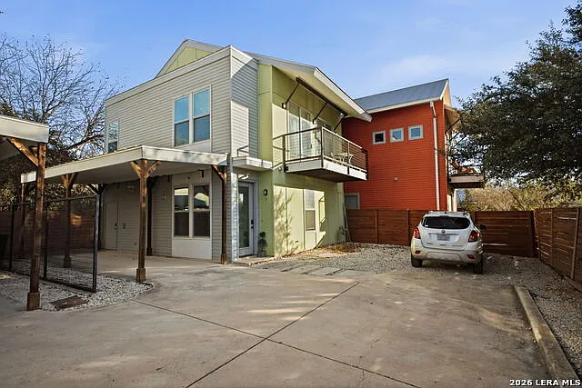 2 bed, 2.0 bath, 1408 sqft, $2,200 — Photo 1
