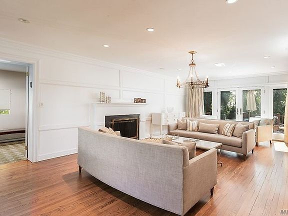 5th image of 21 Hawthorne Ln