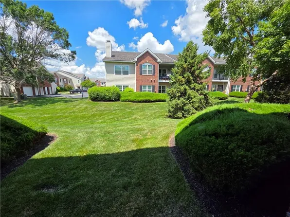 11628 Tomahawk Creek Pkwy, Leawood, KS 66211