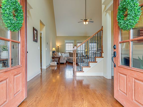 5th image of 2709 Craythorne Dr