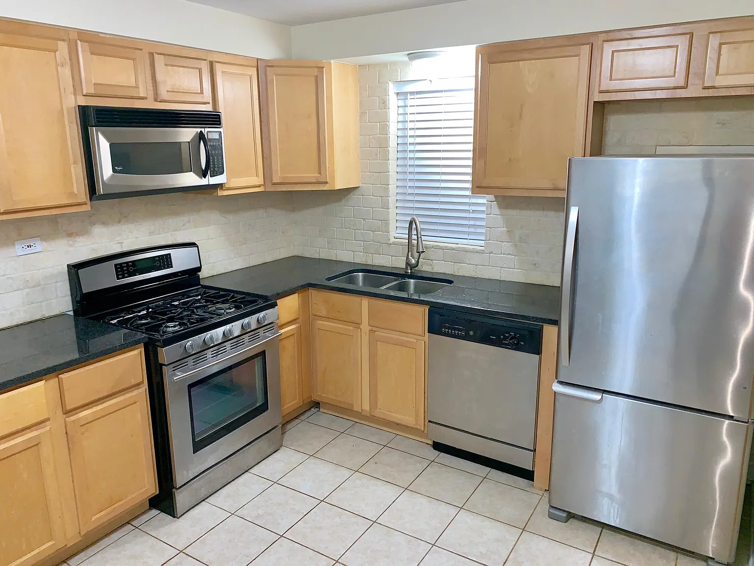 4940 N Mason Ave — Photo 3