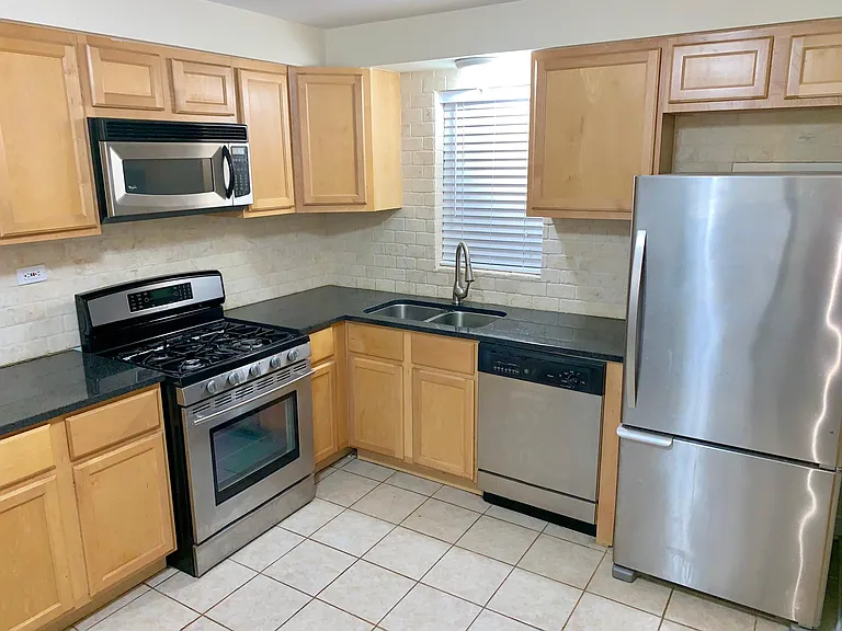 4940 N Mason Ave — Photo 3