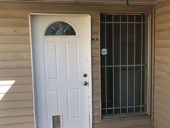 3rd image of 4327 Willow Beach Dr