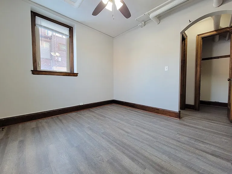 Raymond Apartments — Photo 19
