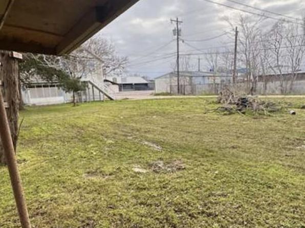 2816 Avenue G, Bay City, TX 77414