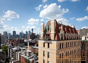 Rented by aptsandlofts.com