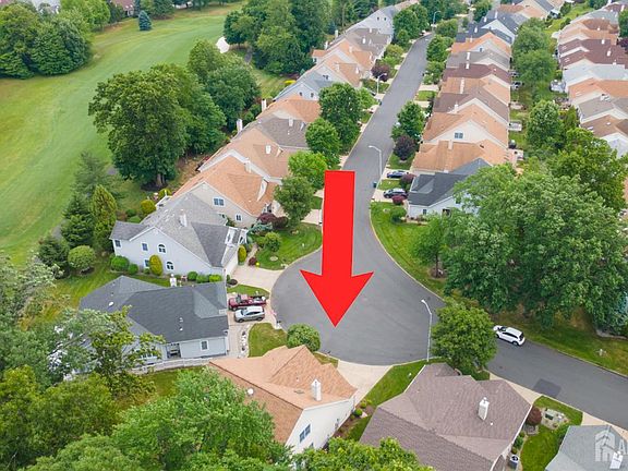3rd image of 19 Dawson Ln