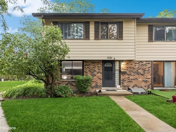 7330 Winthrop Way Unit 9, Downers Grove, IL 60516