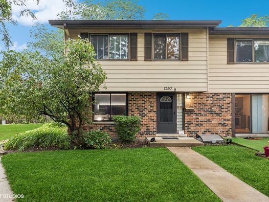 7330 Winthrop Way Unit 9, Downers Grove, IL 60516