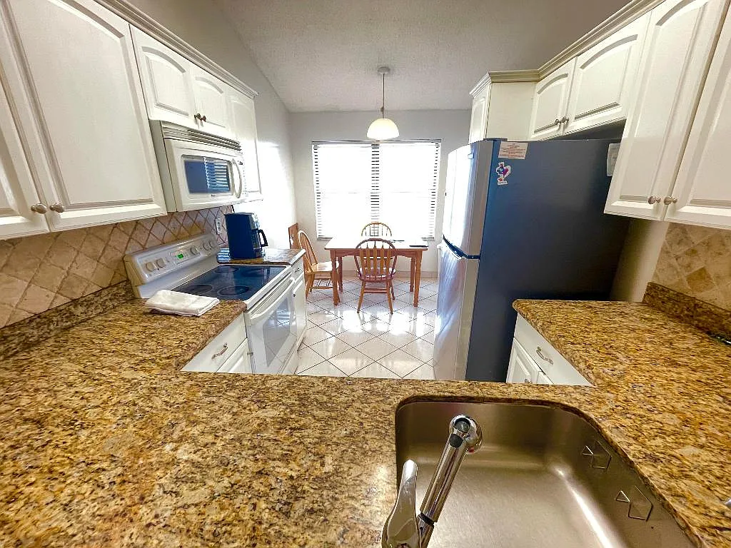2 bed, 2.0 bath, 1186 sqft, $2,000 — Photo 4