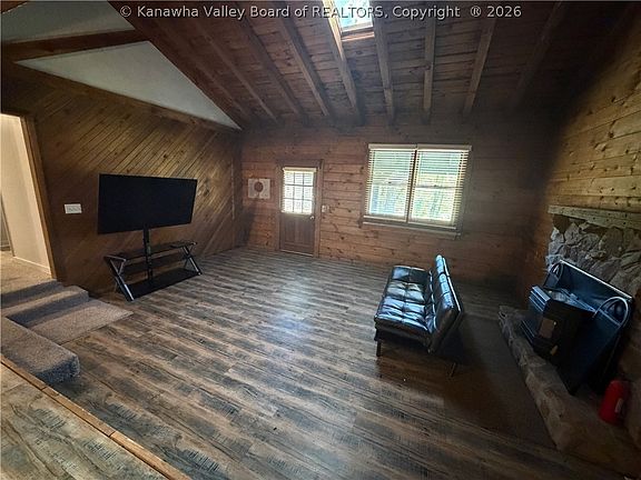 3rd image of 5792 Charleys Creek Rd