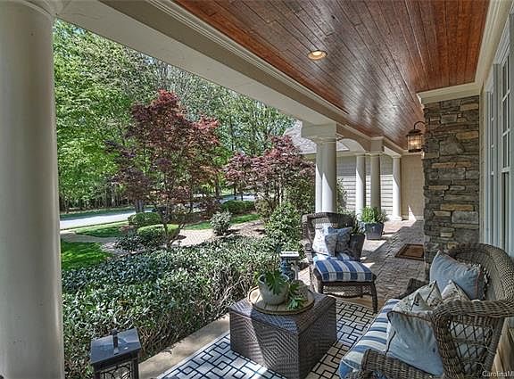2nd image of 146 Vineyard Dr