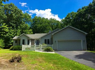 120 Stone Ridge Ln, Milford, PA 18337