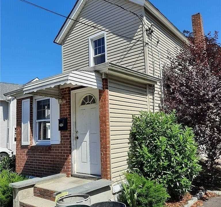 1st image of 37 Irving Pl