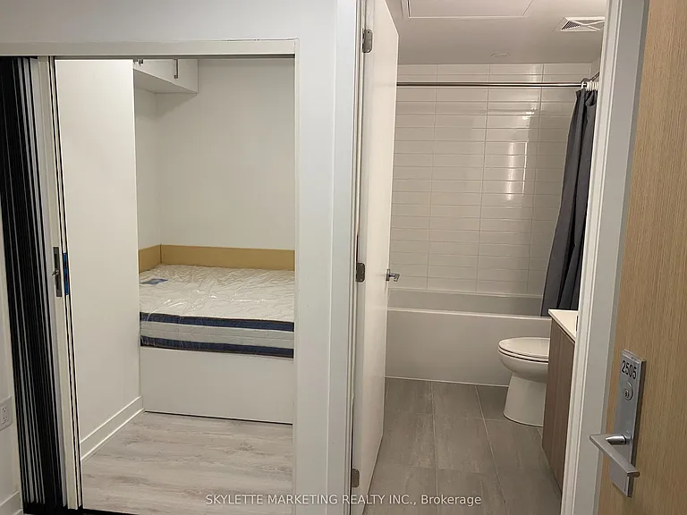 357 King St W #2505 — Photo 12