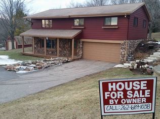 6171 Congress Dr, West Bend, WI 53095