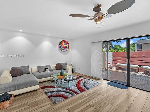 3rd image of 3908 Parkside Ln #229