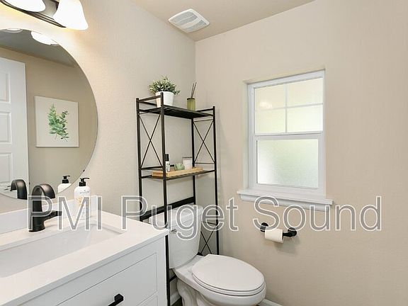 4th image of 33094 Crystal Ave SE