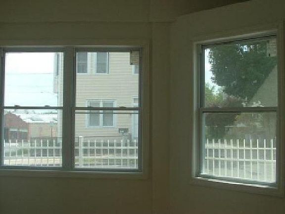 3rd image of 98 Orland St APT 1F