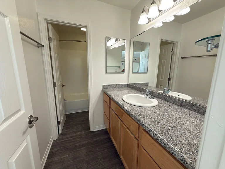 Pointe Pacific Apartment Homes — Photo 25