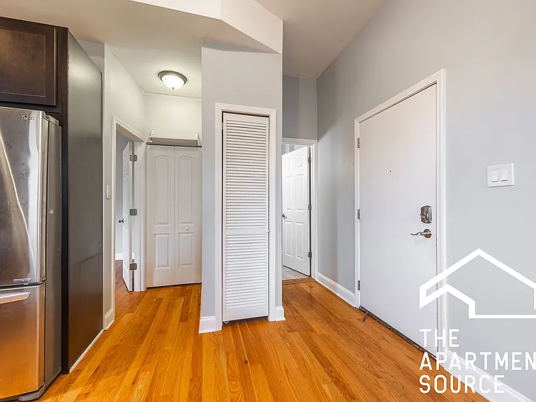2124 N Milwaukee Ave #2R — Photo 7