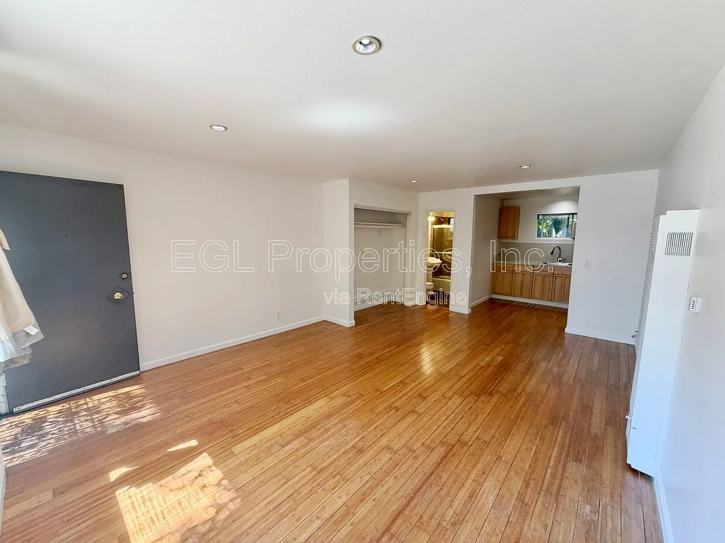Studio, 1.0 bath, 500 sqft, $1,750 — Photo 3