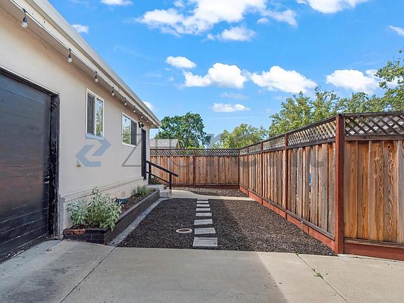 3rd image of 1765 Landana Dr #B