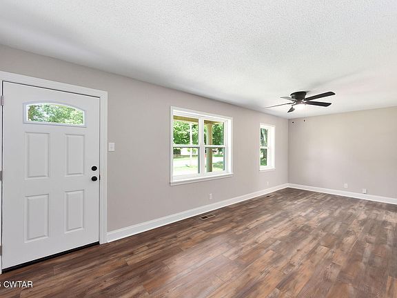 2nd image of 110 Lakeshore Dr