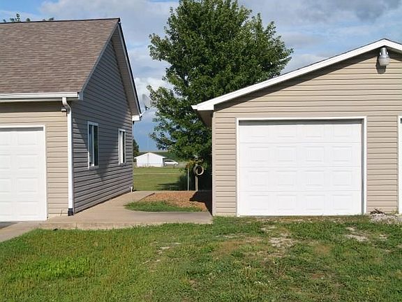 4th image of 502 Tracy Lynn St