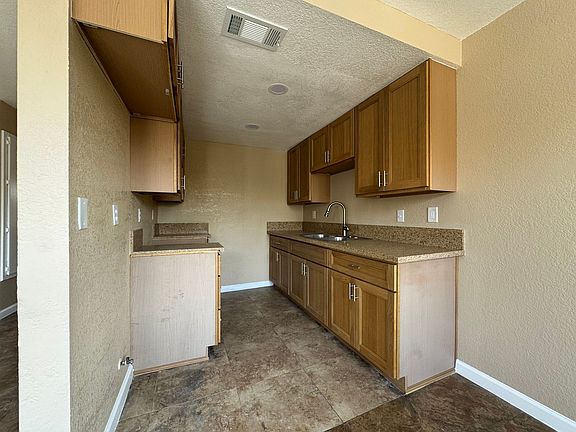 3rd image of 1447 Pumalo St APT 4
