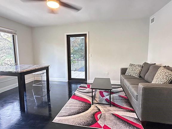 4th image of 320 SW 29th Rd #2