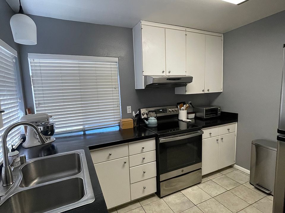 1st image of 216 Eveningside Gln