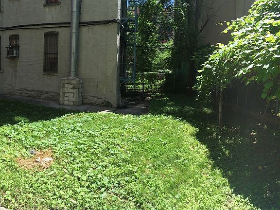 5th image of 498 Manhattan Ave APT 1