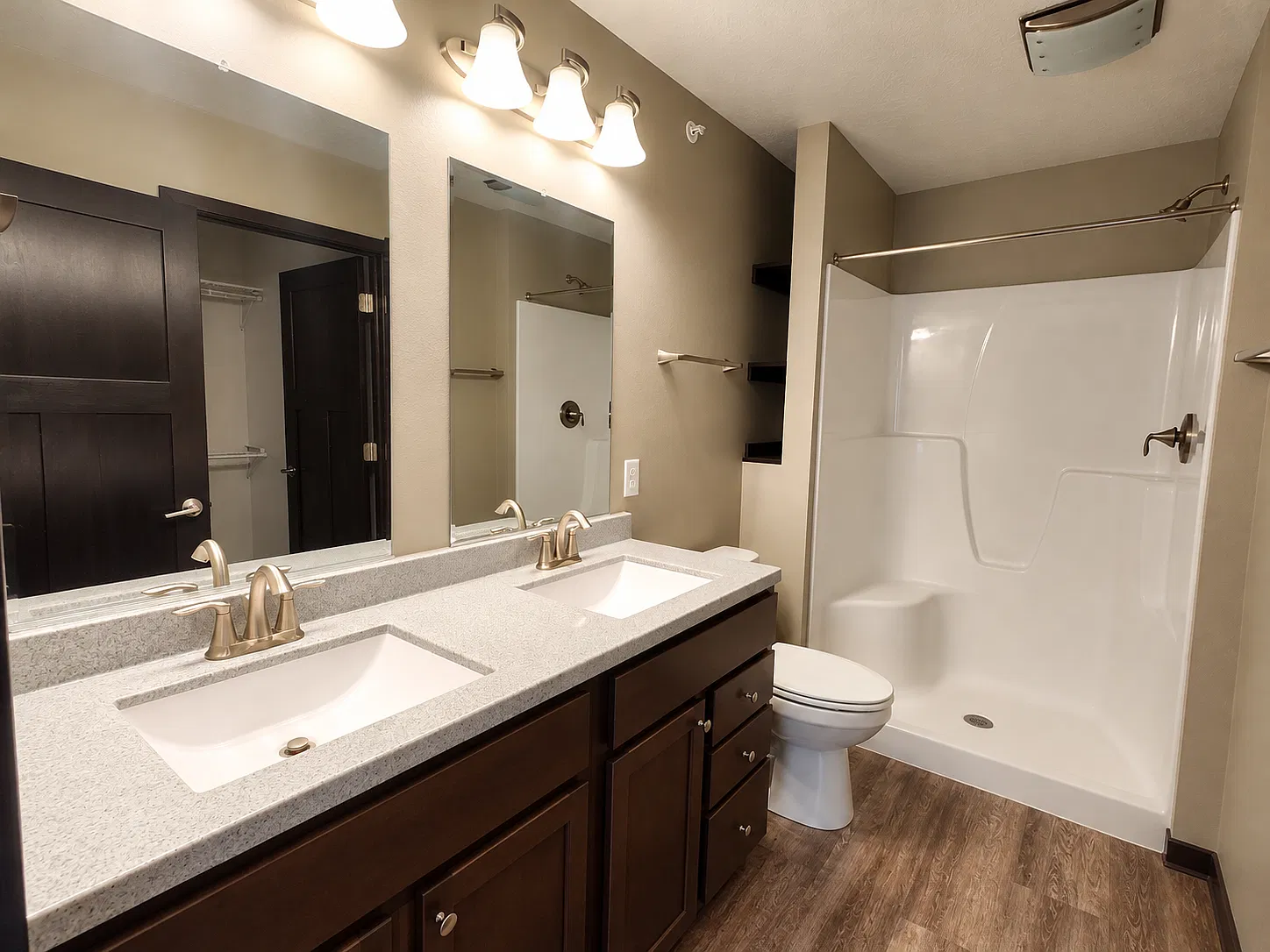 3 bed, 2.5 bath, 2250 sqft, $1,950 — Photo 4