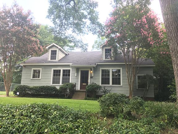 2nd image of 936 College St