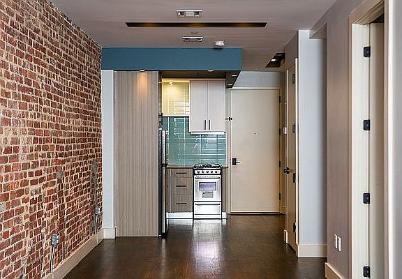 2nd image of 860 Macon St #9