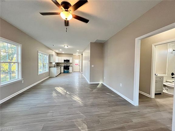 4th image of 705 Holt Ave