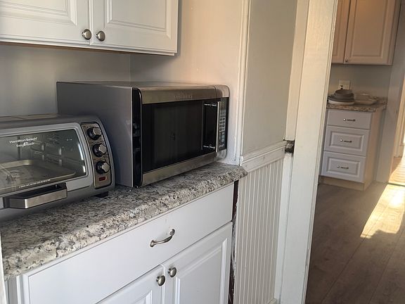 4th image of 129 North St #1